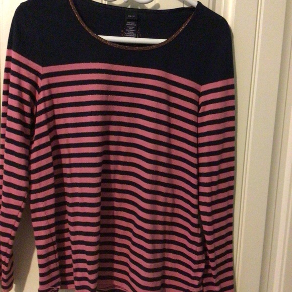 Women’s Top - Picture 1 of 2